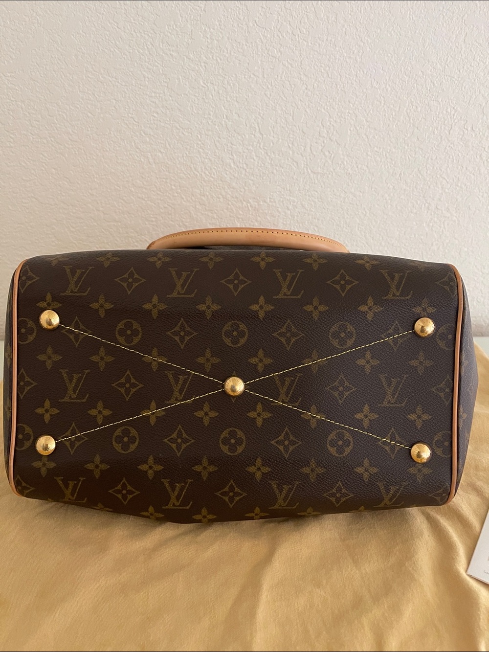 LOUIS VUITTON TIVOLI GM BAG
AUTHENTIC - Picture 10 of 17